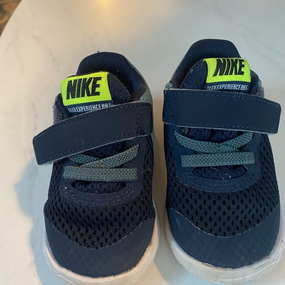 Toddler NIKE- 4C - Picture 2 of 2